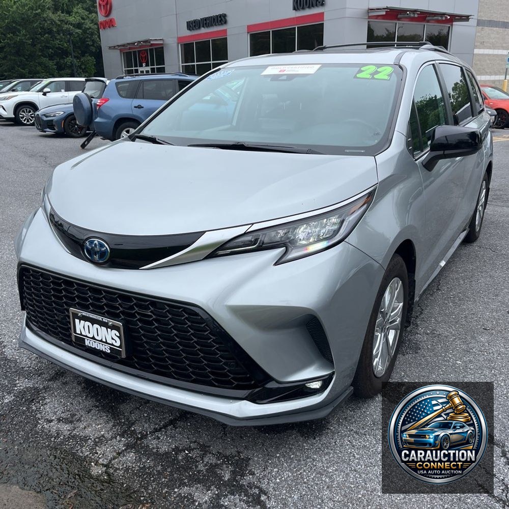 2022 Toyota Sienna XSE 7-Passenger