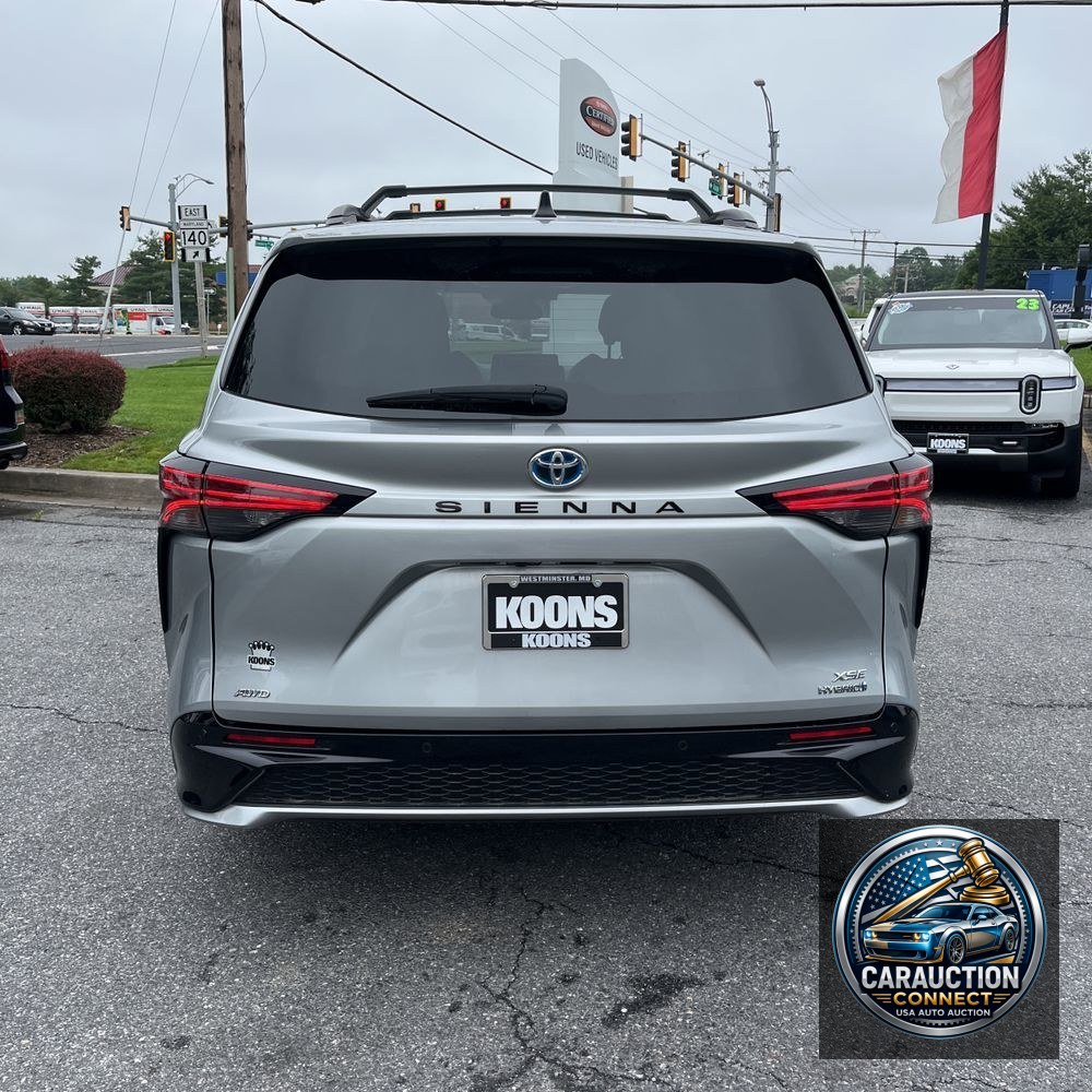 2022 Toyota Sienna XSE 7-Passenger