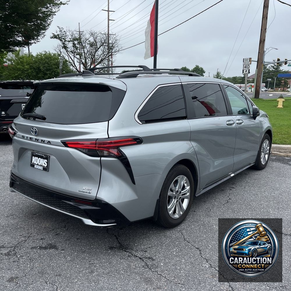 2022 Toyota Sienna XSE 7-Passenger