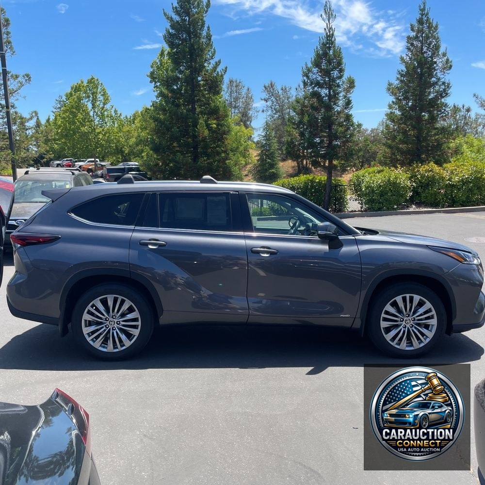 2024 Toyota Highlander Hybrid Platinum