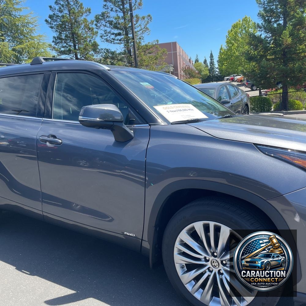 2024 Toyota Highlander Hybrid Platinum