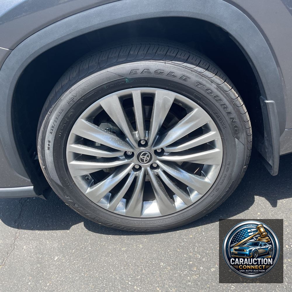 2024 Toyota Highlander Hybrid Platinum