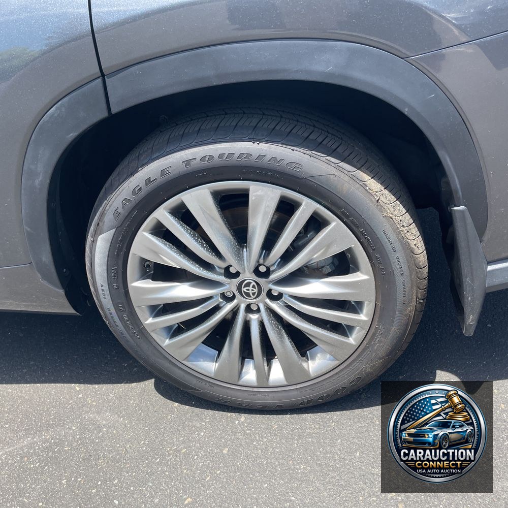 2024 Toyota Highlander Hybrid Platinum