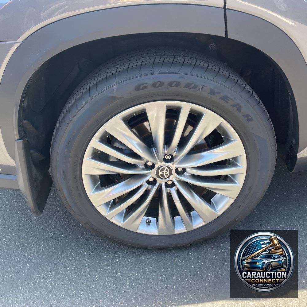 2024 Toyota Highlander Hybrid Platinum
