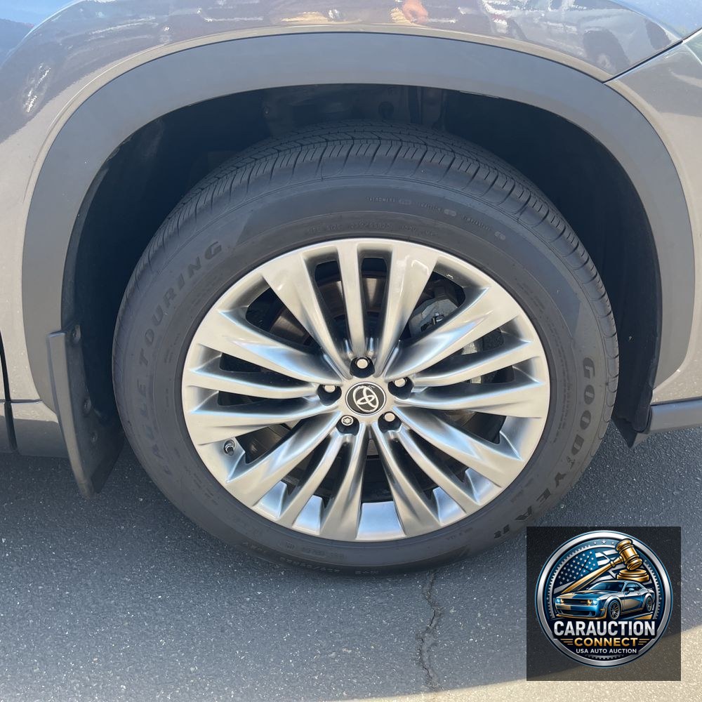 2024 Toyota Highlander Hybrid Platinum