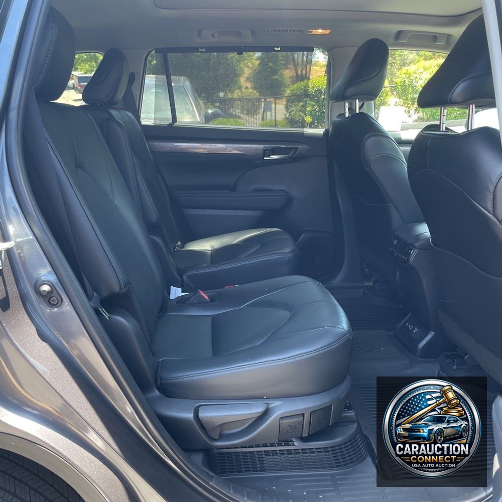2024 Toyota Highlander Hybrid Platinum