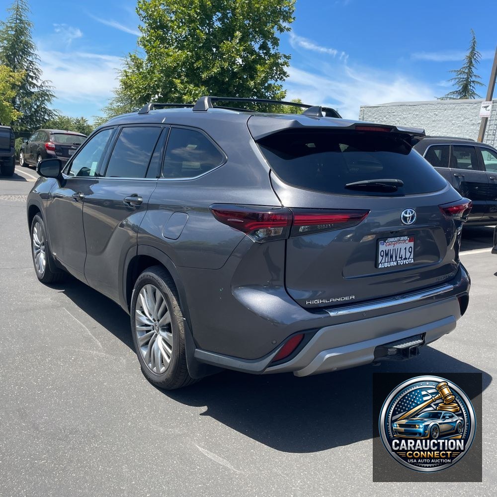 2024 Toyota Highlander Hybrid Platinum