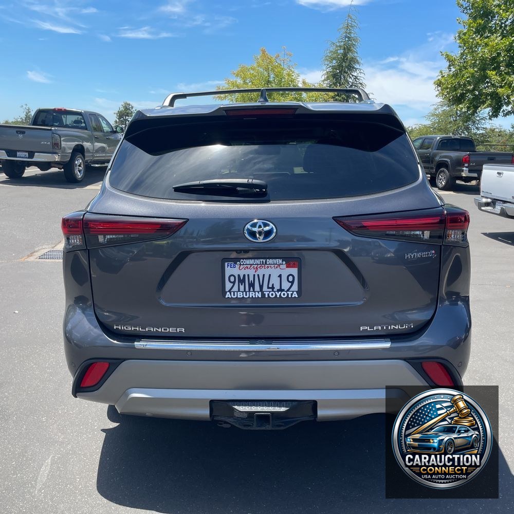 2024 Toyota Highlander Hybrid Platinum