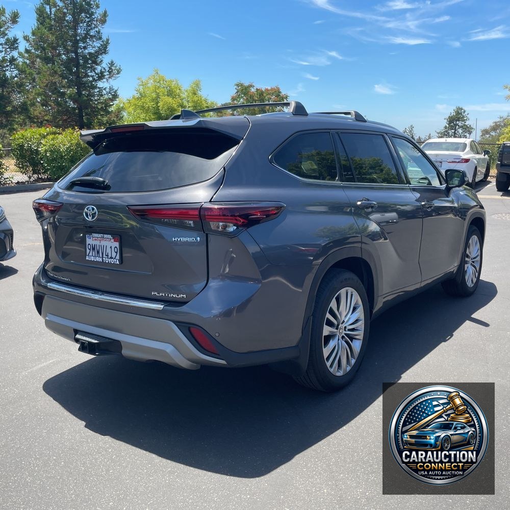 2024 Toyota Highlander Hybrid Platinum