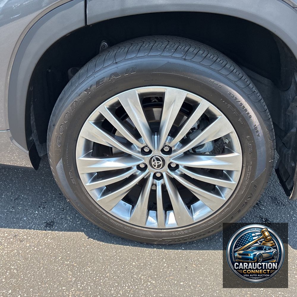 2024 Toyota Highlander Hybrid Platinum
