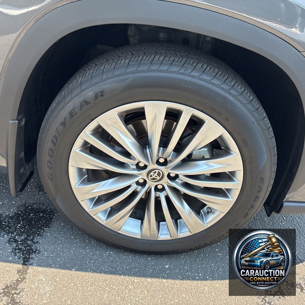 2024 Toyota Highlander Hybrid Platinum