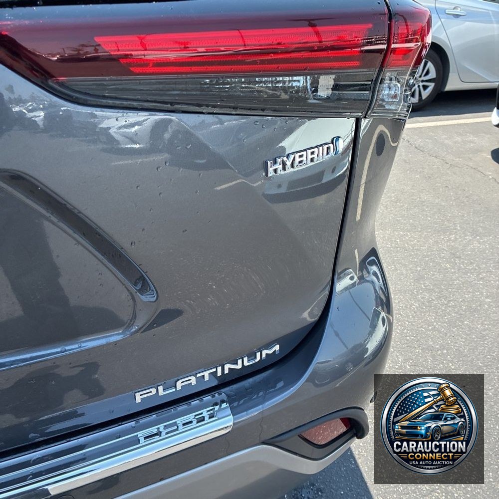 2024 Toyota Highlander Hybrid Platinum