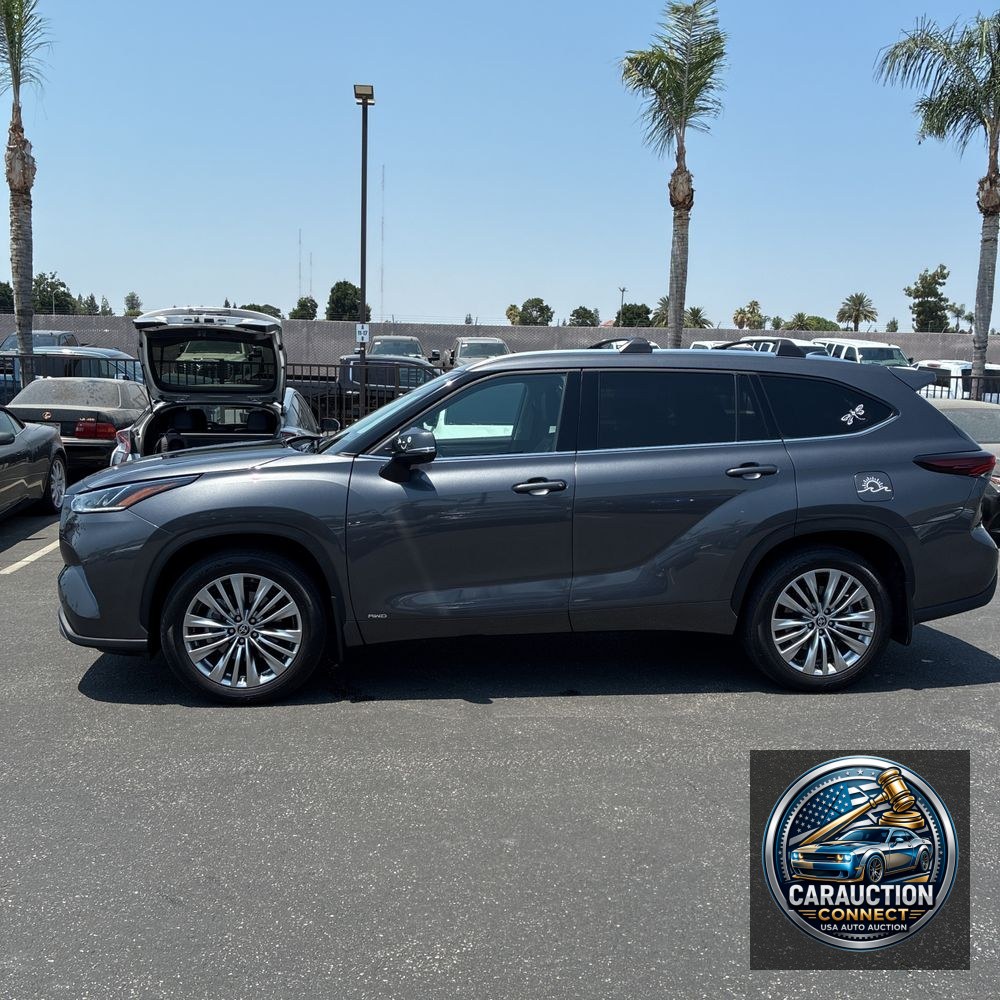 2024 Toyota Highlander Hybrid Platinum