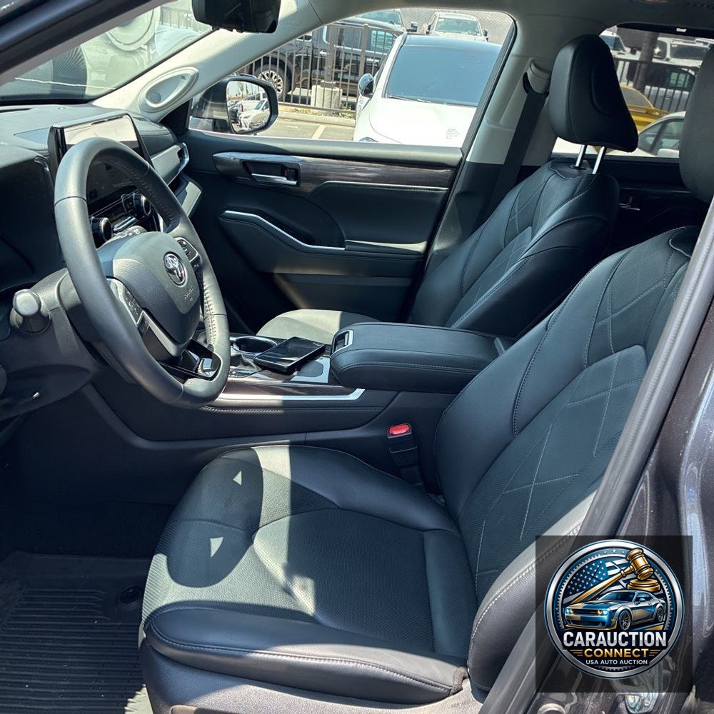 2024 Toyota Highlander Hybrid Platinum