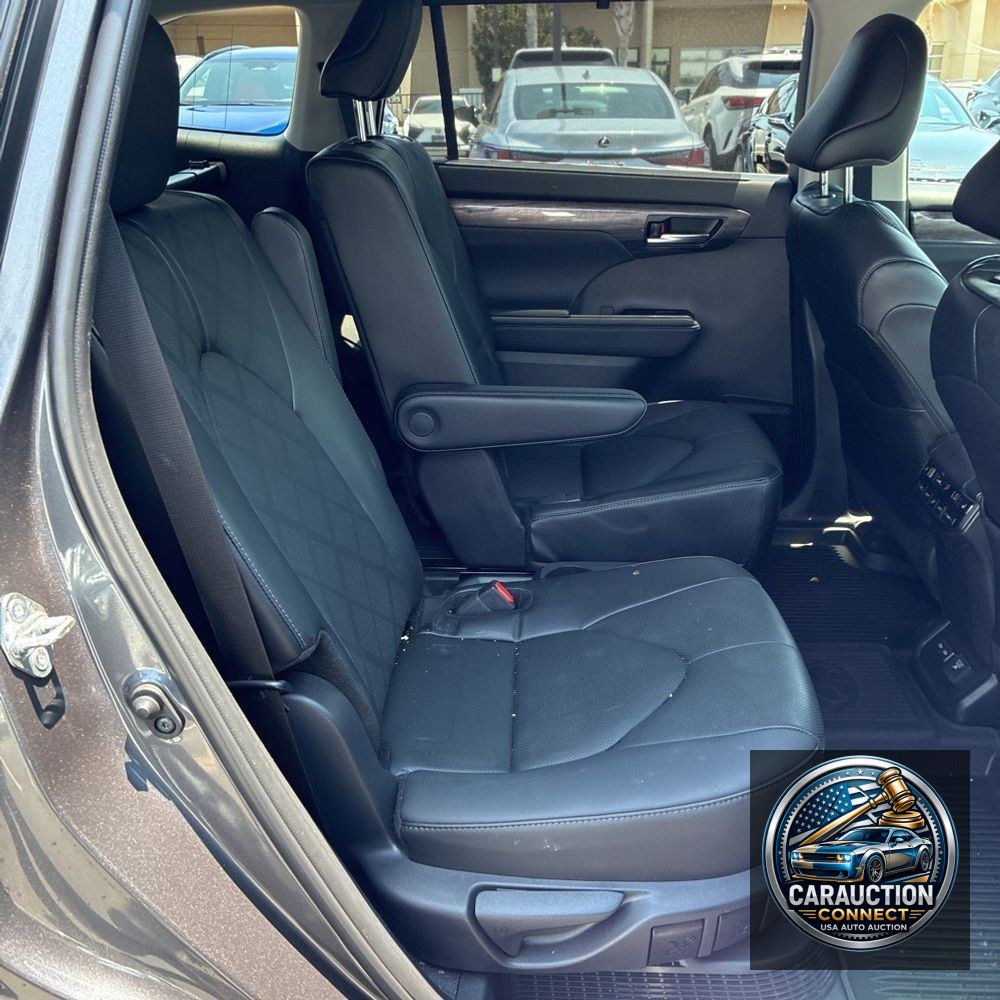 2024 Toyota Highlander Hybrid Platinum