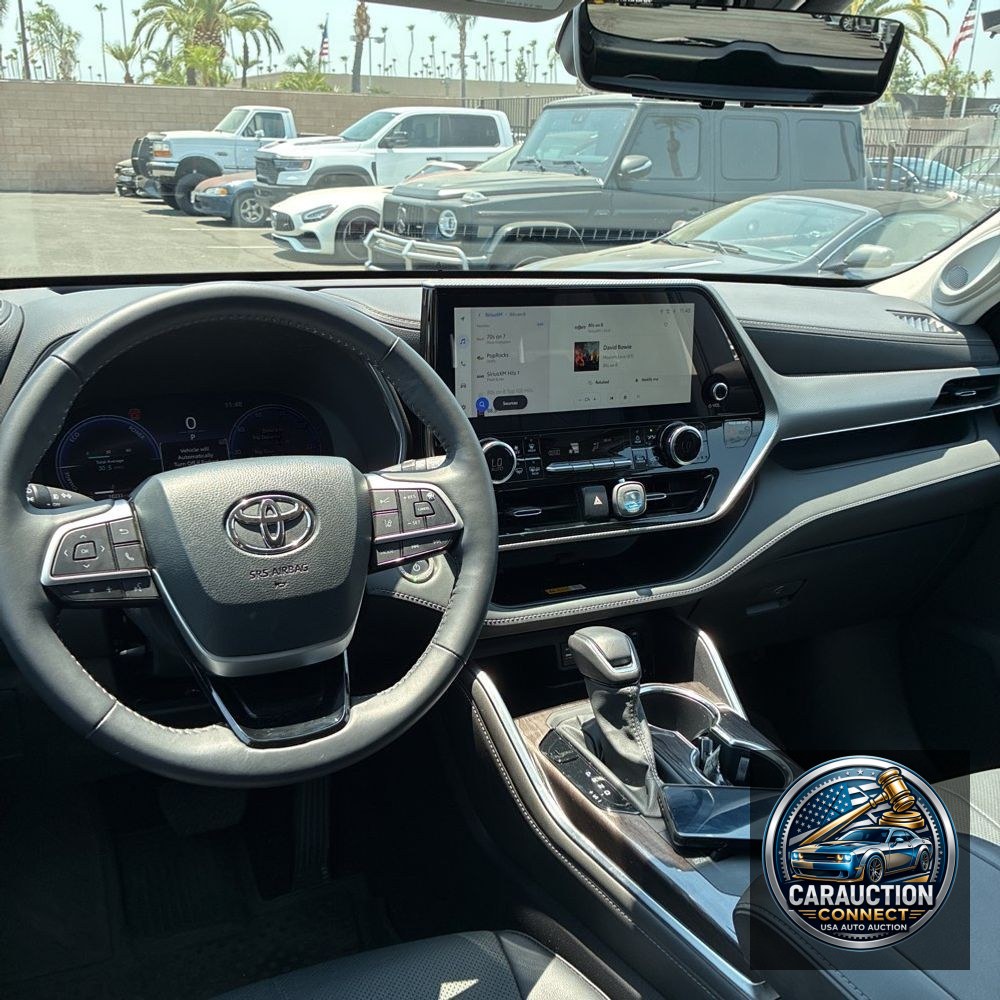 2024 Toyota Highlander Hybrid Platinum