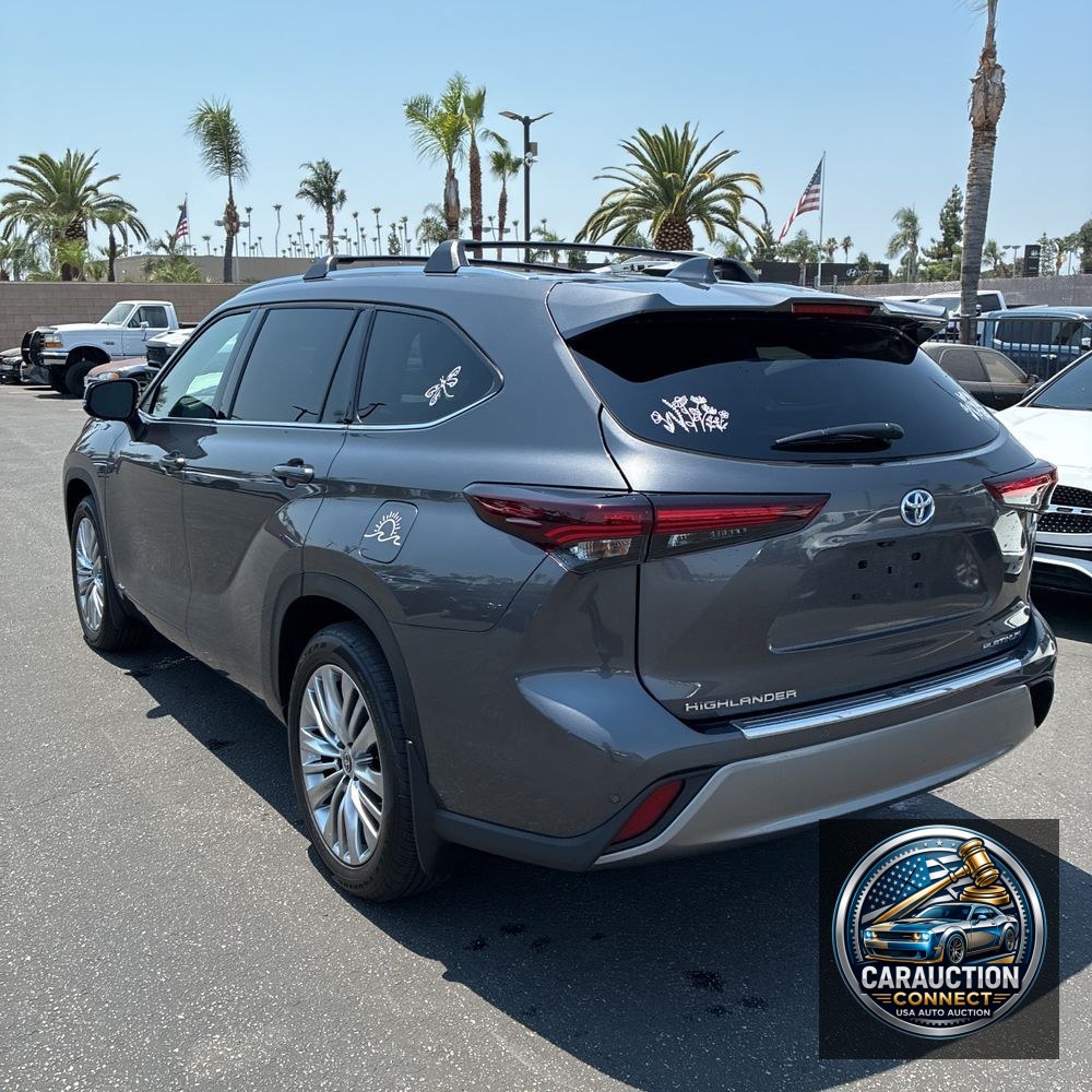 2024 Toyota Highlander Hybrid Platinum