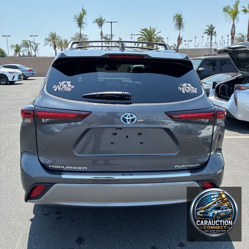 2024 Toyota Highlander Hybrid Platinum