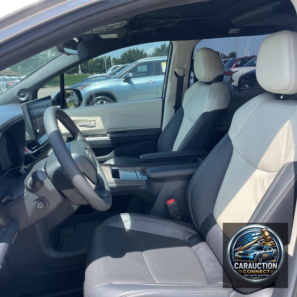 2025 Toyota Sienna Platinum 7-Passenger
