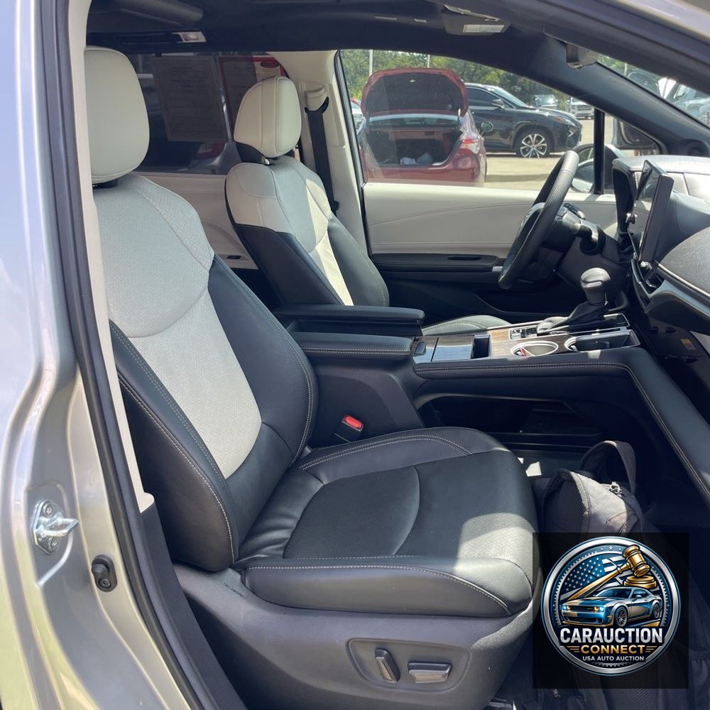 2025 Toyota Sienna Platinum 7-Passenger