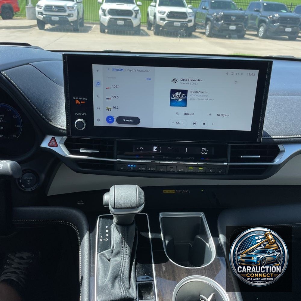 2025 Toyota Sienna Platinum 7-Passenger