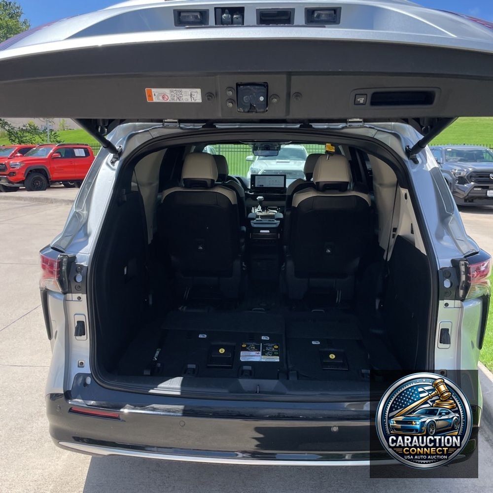 2025 Toyota Sienna Platinum 7-Passenger