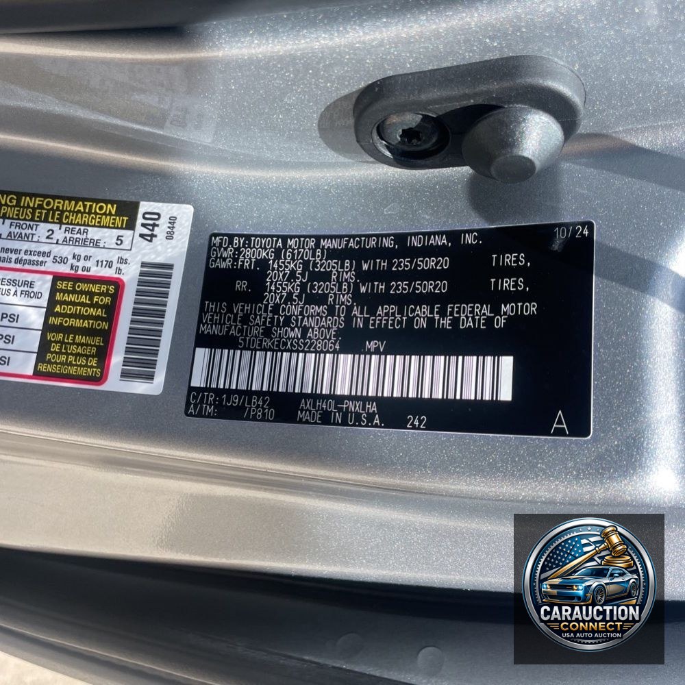2025 Toyota Sienna Platinum 7-Passenger
