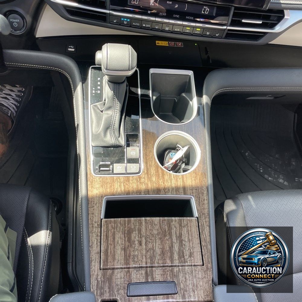 2025 Toyota Sienna Platinum 7-Passenger