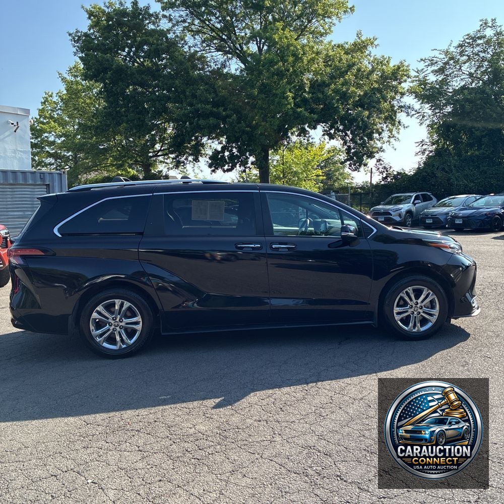 2022 Toyota Sienna Platinum 7-Passenger