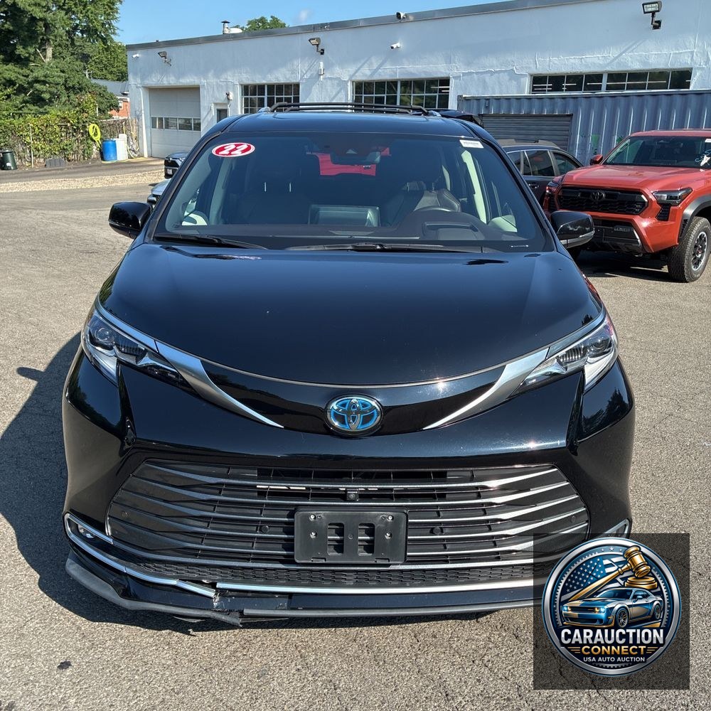 2022 Toyota Sienna Platinum 7-Passenger