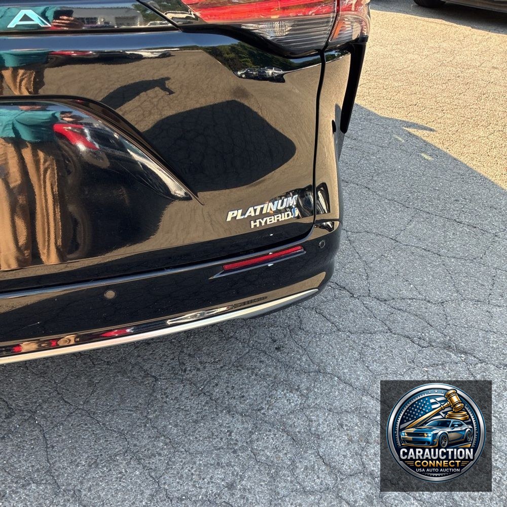 2022 Toyota Sienna Platinum 7-Passenger