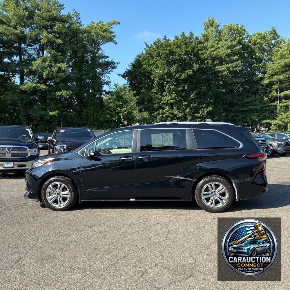 2022 Toyota Sienna Platinum 7-Passenger