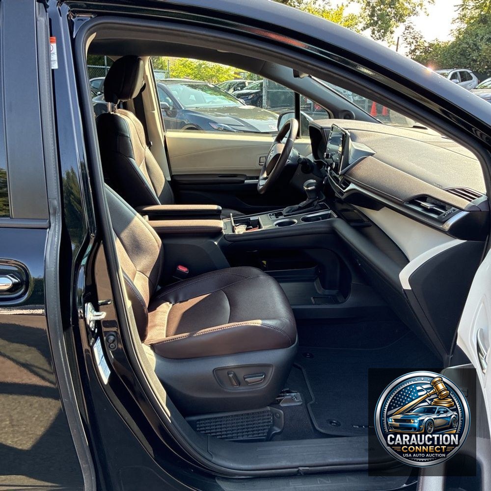 2022 Toyota Sienna Platinum 7-Passenger