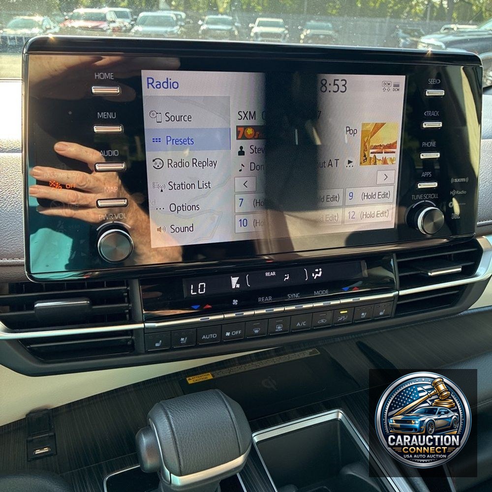 2022 Toyota Sienna Platinum 7-Passenger