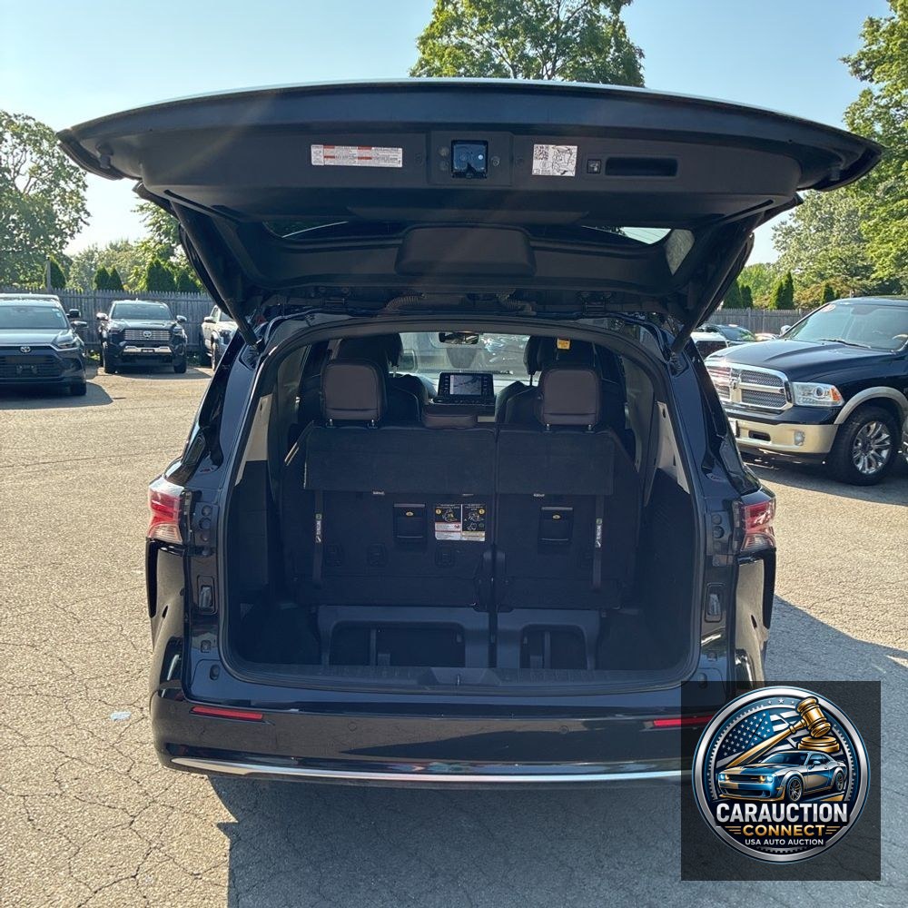 2022 Toyota Sienna Platinum 7-Passenger