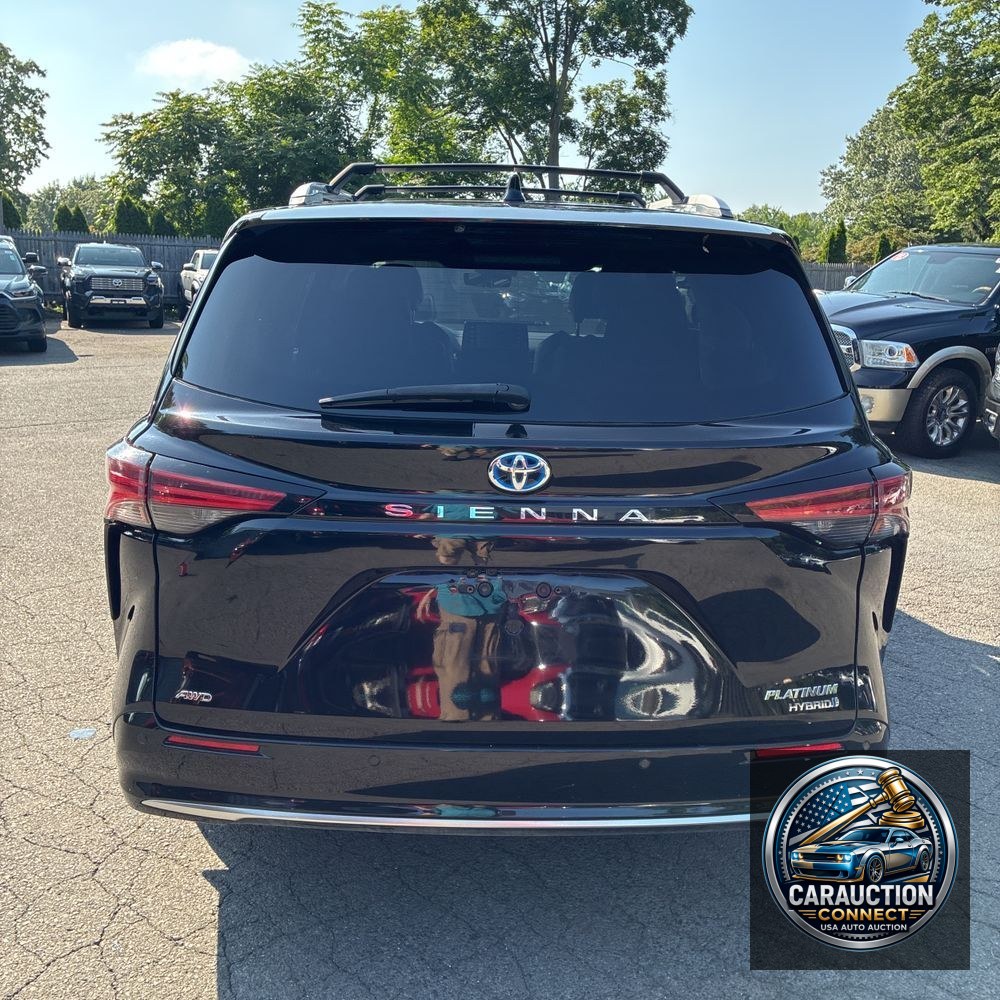 2022 Toyota Sienna Platinum 7-Passenger