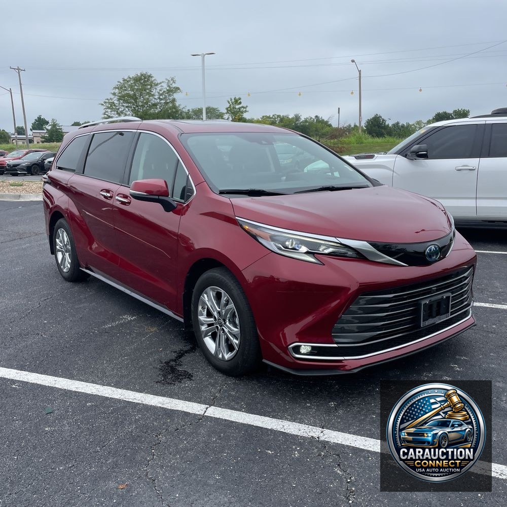 2022 Toyota Sienna Platinum 7-Passenger