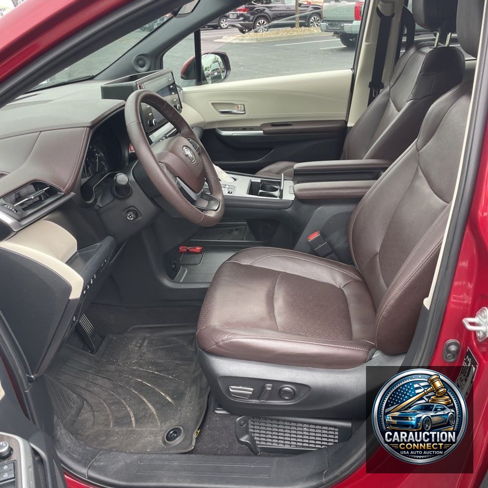 2022 Toyota Sienna Platinum 7-Passenger
