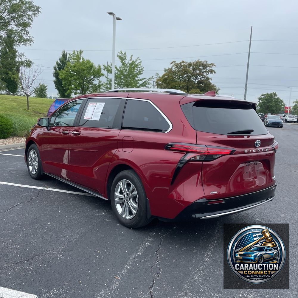 2022 Toyota Sienna Platinum 7-Passenger