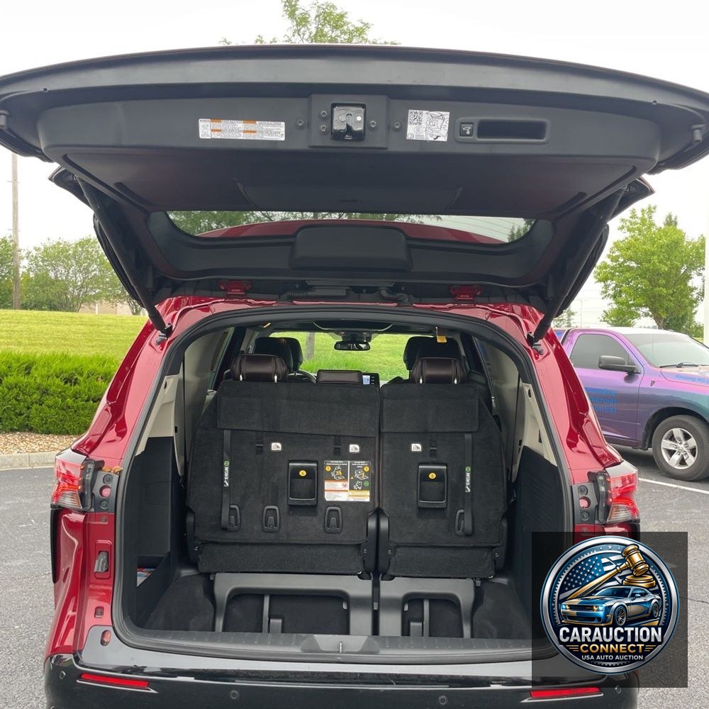 2022 Toyota Sienna Platinum 7-Passenger