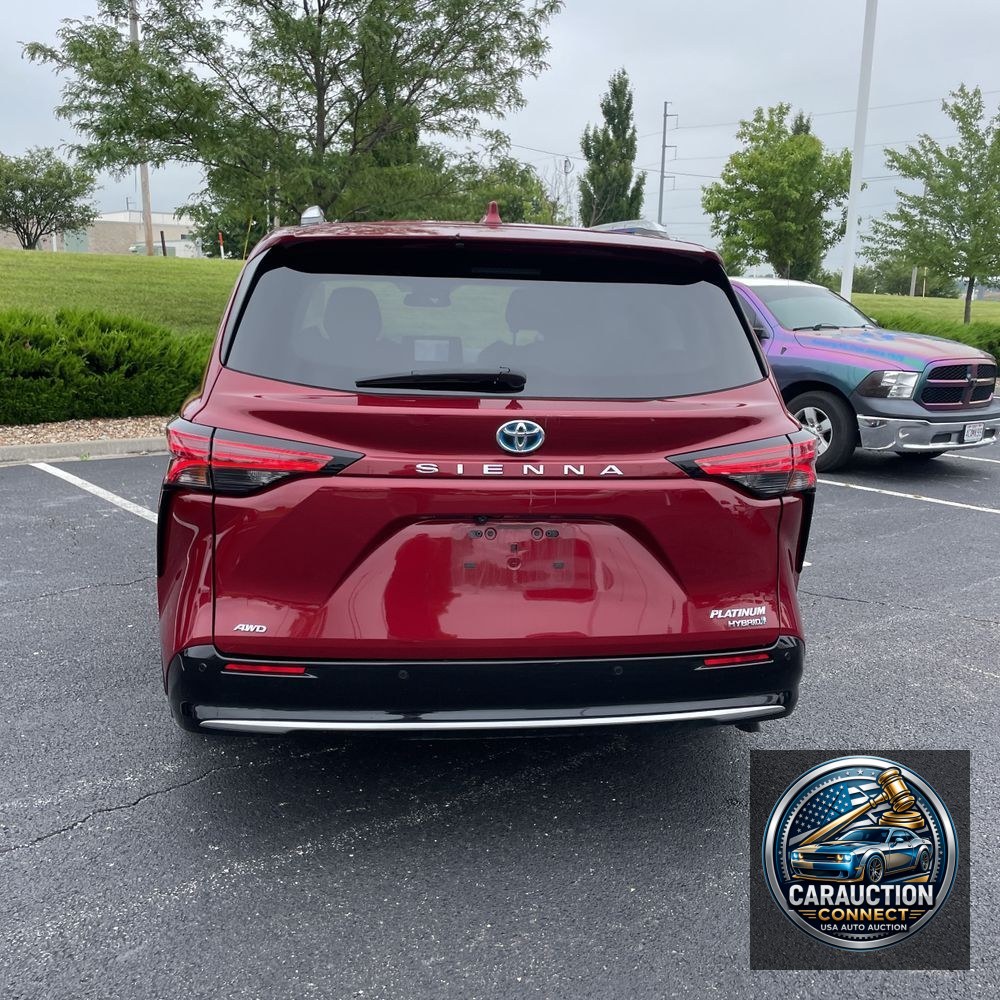 2022 Toyota Sienna Platinum 7-Passenger