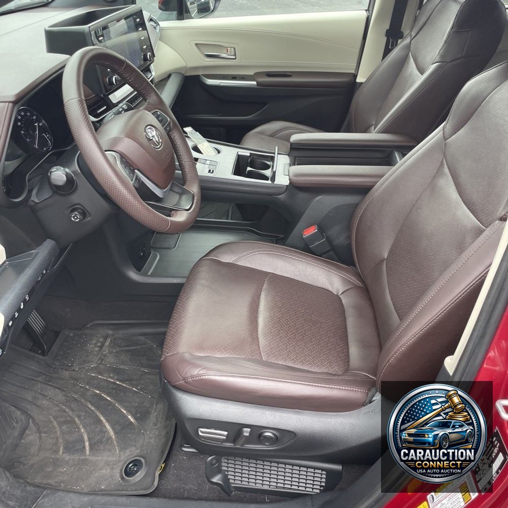 2022 Toyota Sienna Platinum 7-Passenger