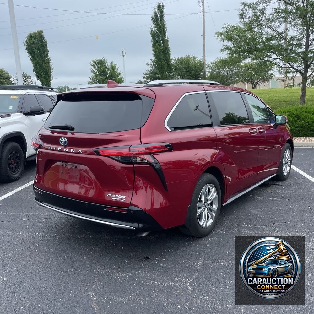 2022 Toyota Sienna Platinum 7-Passenger