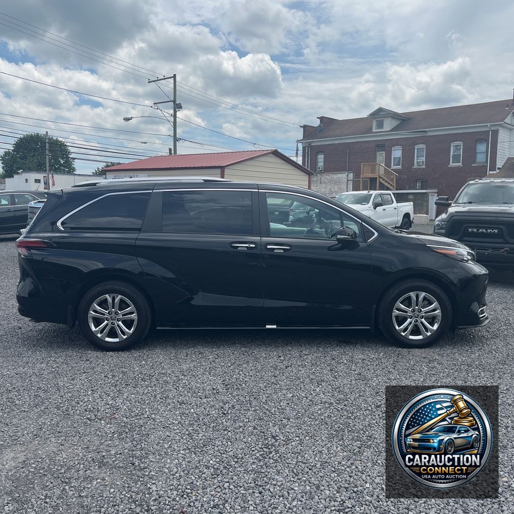 2024 Toyota Sienna Platinum 7-Passenger