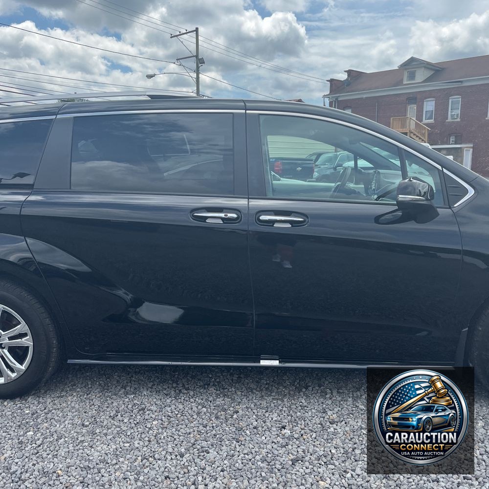2024 Toyota Sienna Platinum 7-Passenger