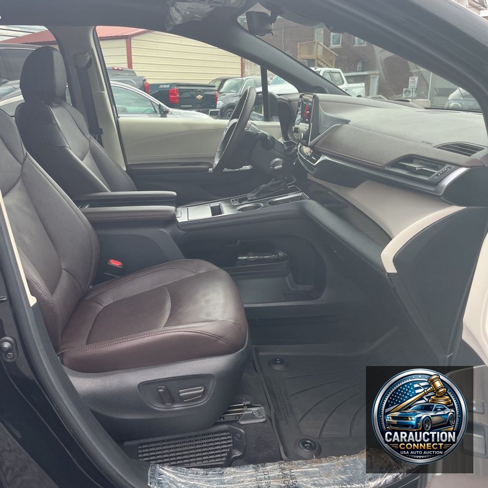 2024 Toyota Sienna Platinum 7-Passenger