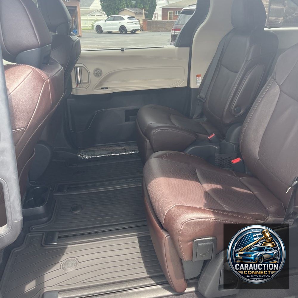 2024 Toyota Sienna Platinum 7-Passenger