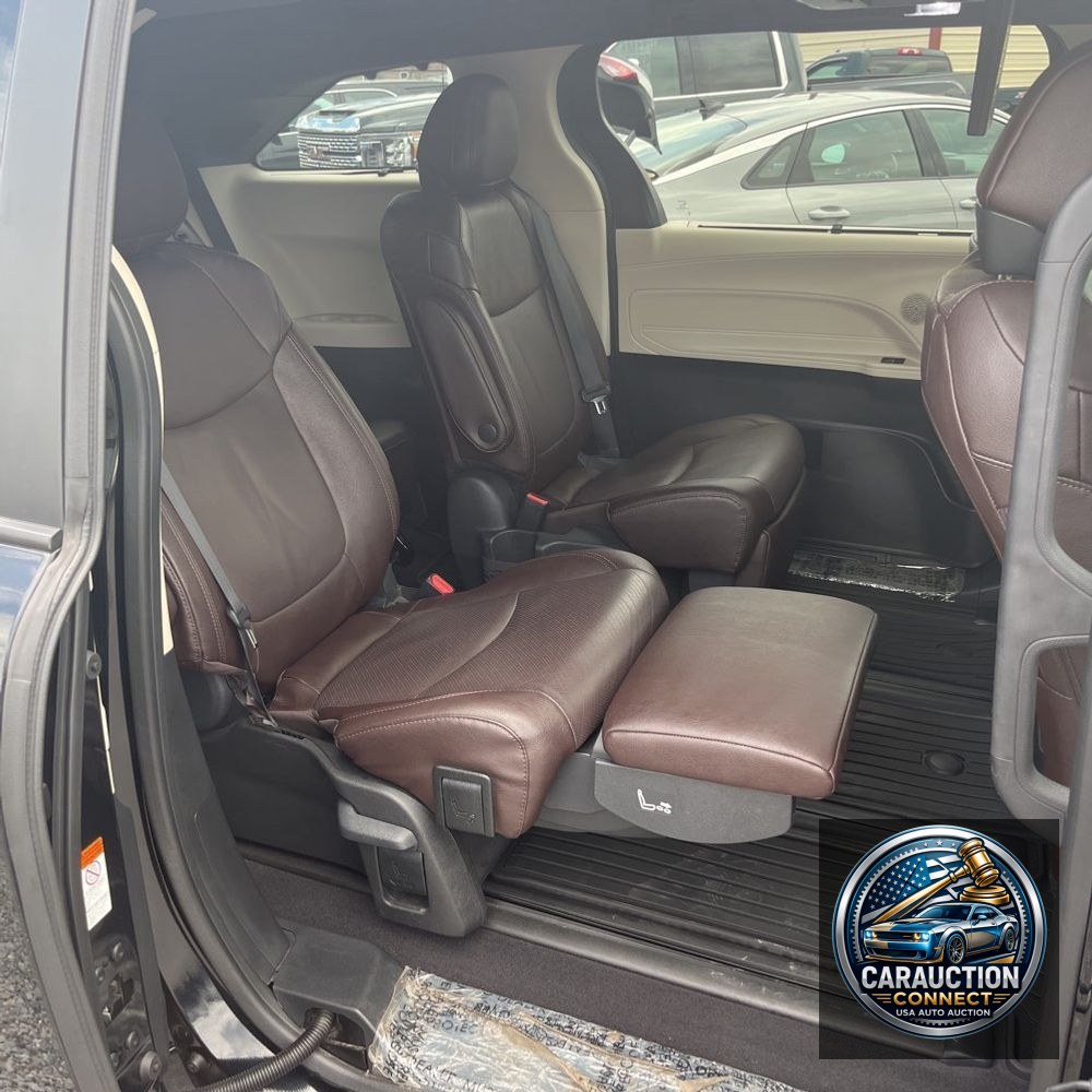 2024 Toyota Sienna Platinum 7-Passenger
