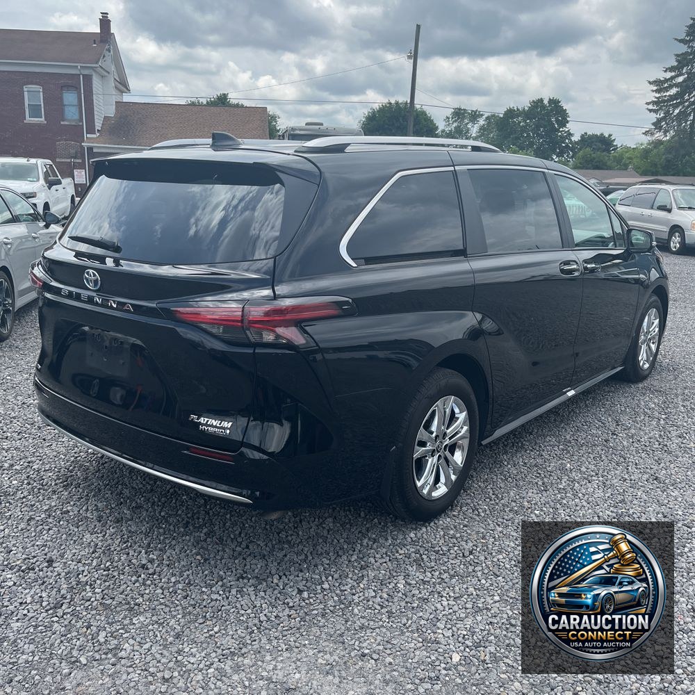 2024 Toyota Sienna Platinum 7-Passenger