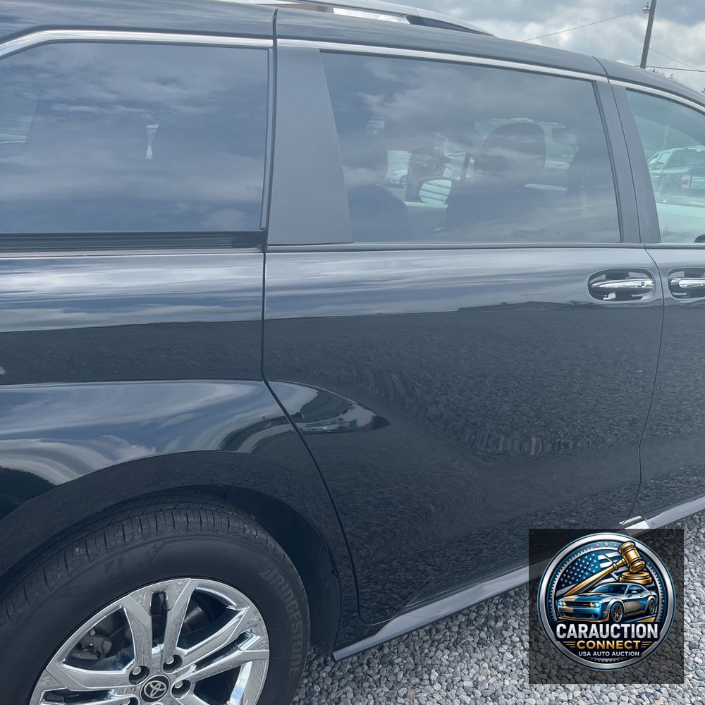 2024 Toyota Sienna Platinum 7-Passenger